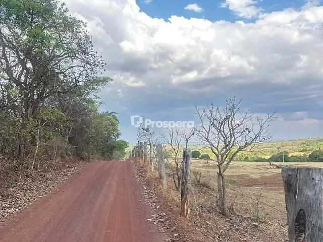 Chácara com 1000m², à venda, no bairro recreio em Goianápolis