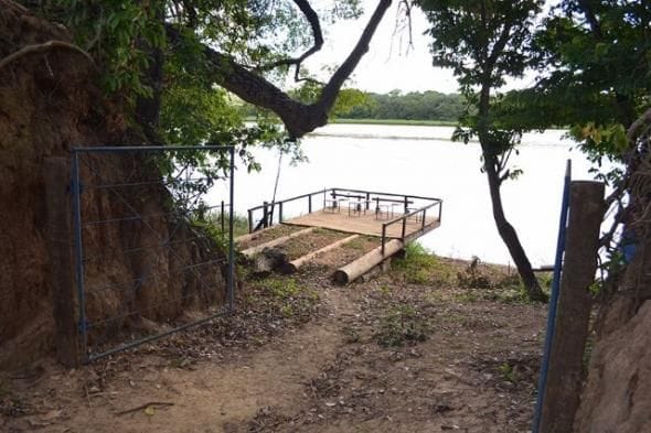 Chácara com 3000m² 3 quartos e 4 banheiros, à venda, no bairro Zona Rural em Três Marias