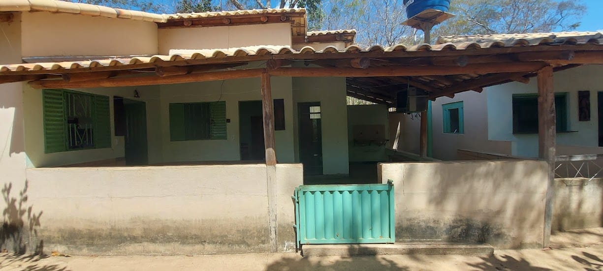 Rancho com três mil metros à venda a poucos quilômetros da cidade de Três Marias, MG ás margens do Rio São Francisco, ideal para pescadores. Todo mobiliado miniatura 12