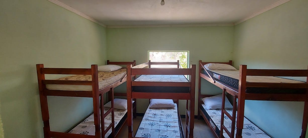 Rancho com três mil metros à venda a poucos quilômetros da cidade de Três Marias, MG ás margens do Rio São Francisco, ideal para pescadores. Todo mobiliado miniatura 20