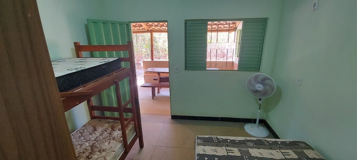 Rancho com três mil metros à venda a poucos quilômetros da cidade de Três Marias, MG ás margens do Rio São Francisco, ideal para pescadores. Todo mobiliado miniatura 21