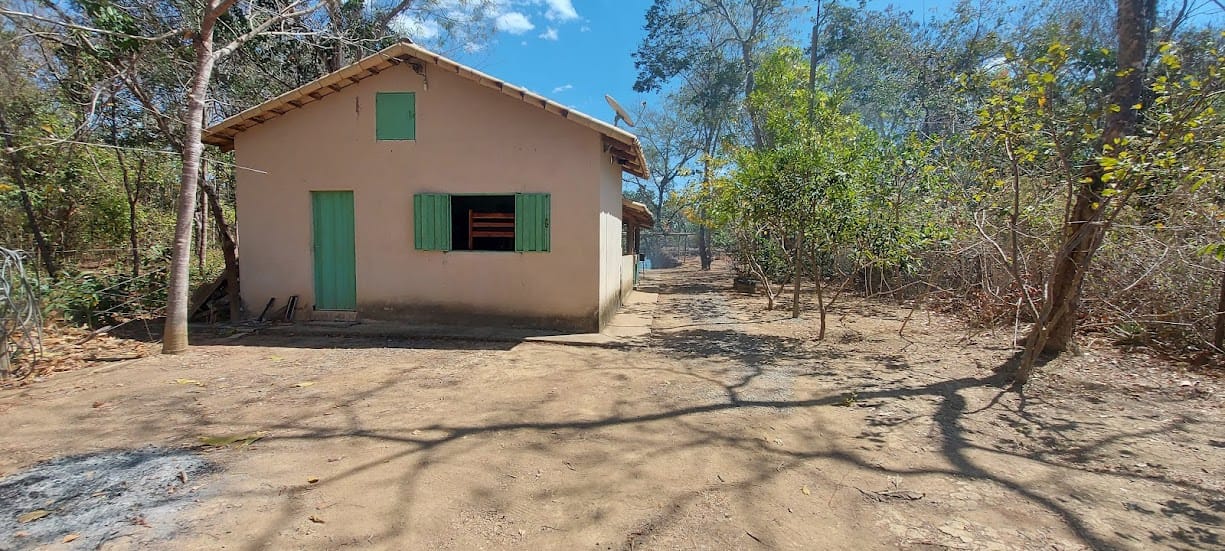 Rancho com três mil metros à venda a poucos quilômetros da cidade de Três Marias, MG ás margens do Rio São Francisco, ideal para pescadores. Todo mobiliado miniatura 10