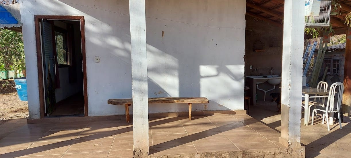 Rancho com três mil metros à venda a poucos quilômetros da cidade de Três Marias, MG ás margens do Rio São Francisco, ideal para pescadores. Todo mobiliado miniatura 27