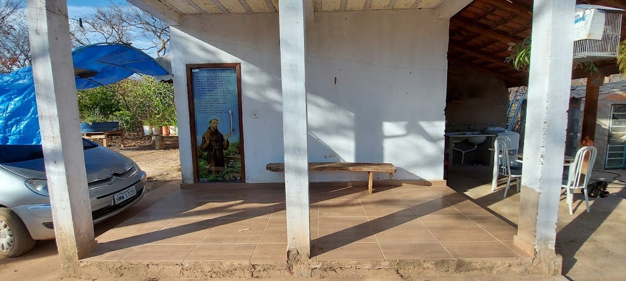 Rancho com três mil metros à venda a poucos quilômetros da cidade de Três Marias, MG ás margens do Rio São Francisco, ideal para pescadores. Todo mobiliado miniatura 26
