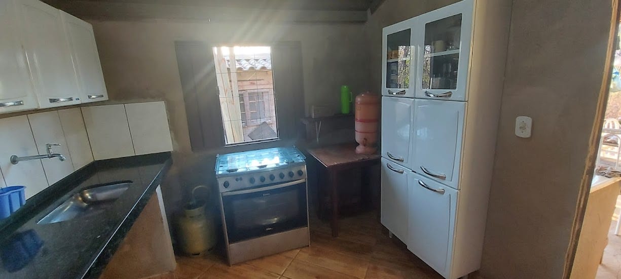 Rancho com três mil metros à venda a poucos quilômetros da cidade de Três Marias, MG ás margens do Rio São Francisco, ideal para pescadores. Todo mobiliado miniatura 32