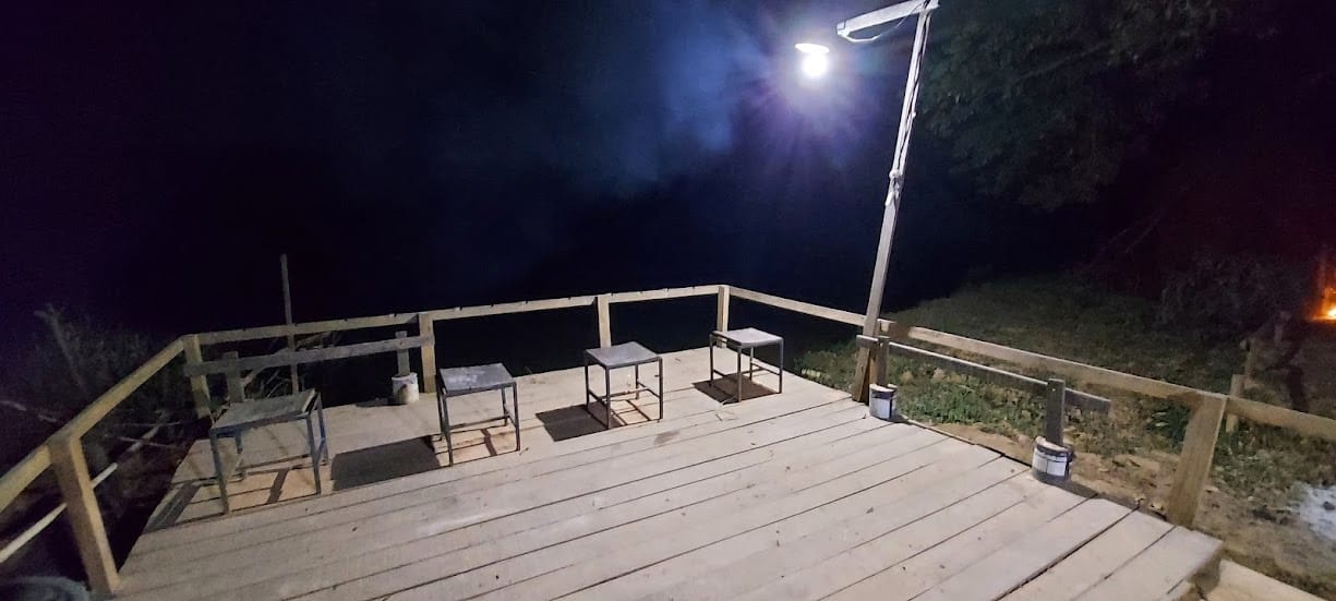 Rancho com três mil metros à venda a poucos quilômetros da cidade de Três Marias, MG ás margens do Rio São Francisco, ideal para pescadores. Todo mobiliado miniatura 45