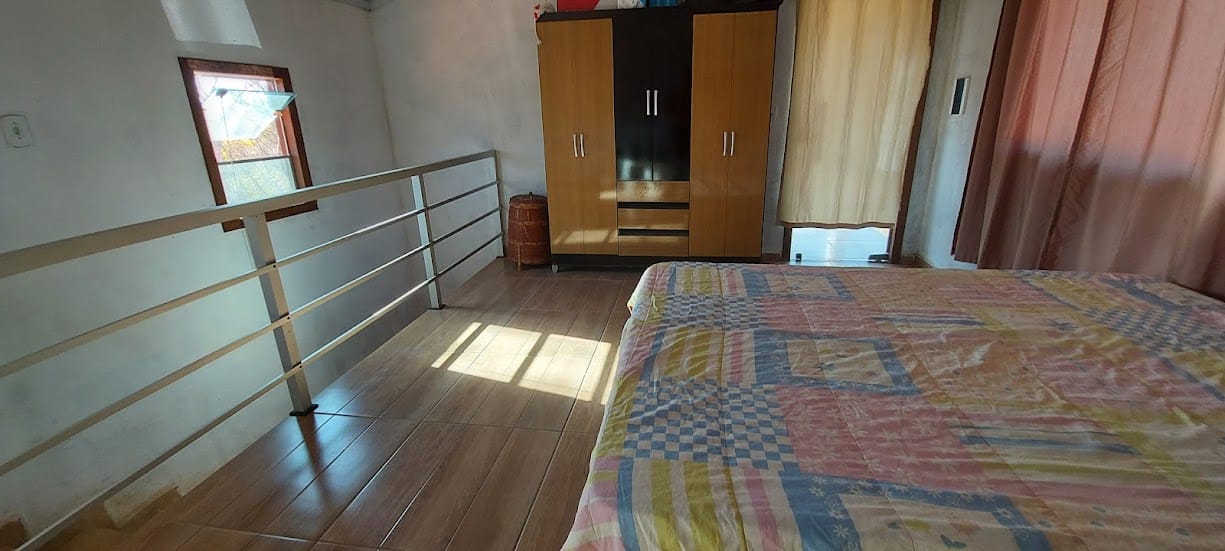 Rancho com três mil metros à venda a poucos quilômetros da cidade de Três Marias, MG ás margens do Rio São Francisco, ideal para pescadores. Todo mobiliado miniatura 40