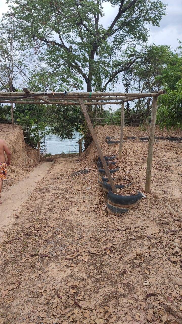Rancho com três mil metros à venda a poucos quilômetros da cidade de Três Marias, MG ás margens do Rio São Francisco, ideal para pescadores. Todo mobiliado miniatura 64