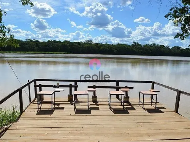Chácara com 3000m² 3 quartos e 4 banheiros, à venda, no bairro Zona Rural em Três Marias