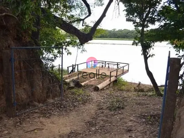 Chácara com 3000m² 3 quartos e 4 banheiros, à venda, no bairro Zona Rural em Três Marias