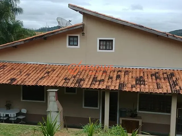 Chácara com 3800m² 3 quartos e 4 banheiros, à venda, no bairro ITAÓCA em Guararema