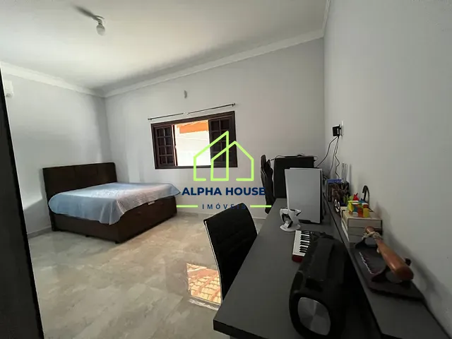 Chácara com 2150m² 3 quartos e 4 banheiros, à venda, no bairro Lago Azul em Pindamonhangaba