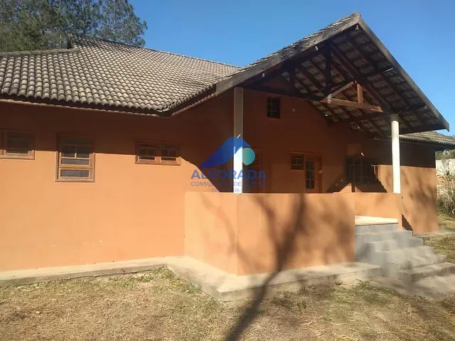 Chácara com 9000m² 2 quartos e 1 banheiro, à venda, no bairro Jardim Torrão de Ouro em São José dos Campos