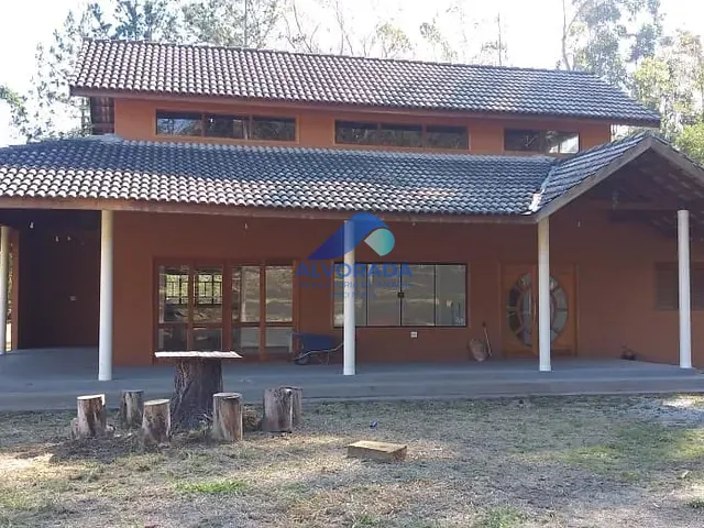 Chácara com 9000m² 2 quartos e 1 banheiro, à venda, no bairro Jardim Torrão de Ouro em São José dos Campos