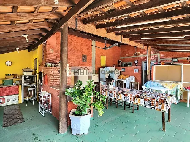 Chácara com 1159m² 6 quartos e 5 banheiros, à venda, no bairro Distrito Industrial Domingos Biancardi em Bauru