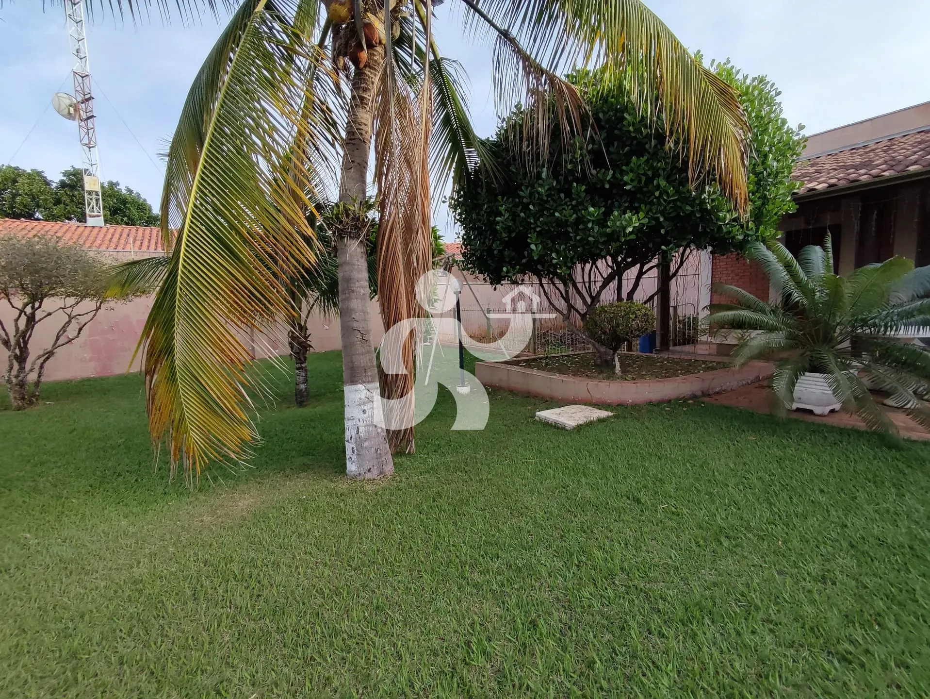 Chácara, 5 quartos, 2370 m² - Foto 1
