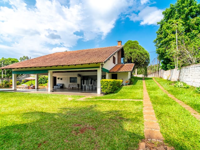 Chácara com 3550m² 4 quartos e 3 banheiros, à venda, no bairro Lindóia em Londrina