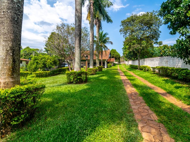 Chácara com 3550m² 4 quartos e 3 banheiros, à venda, no bairro Lindóia em Londrina