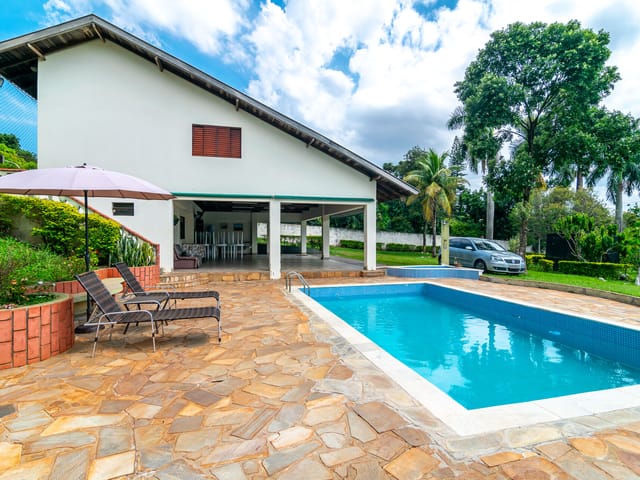 Chácara com 3550m² 4 quartos e 3 banheiros, à venda, no bairro Lindóia em Londrina