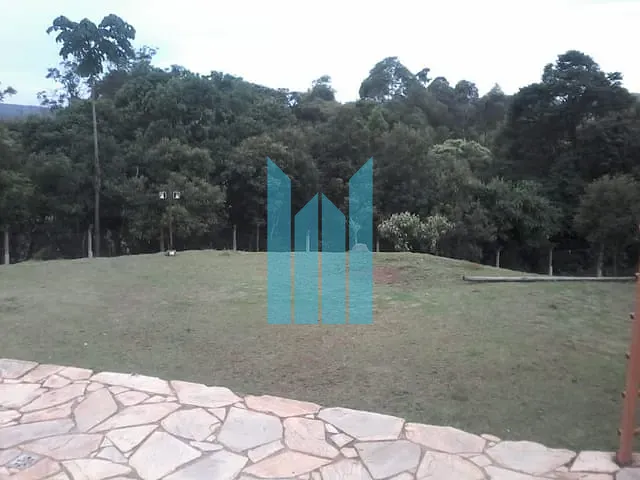 Chácara com 3000m² 3 quartos e 3 banheiros, à venda, no bairro Caldas em Caldas