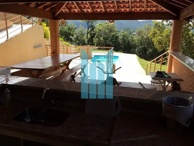 Chácara com 3000m² 3 quartos e 3 banheiros, à venda, no bairro Caldas em Caldas