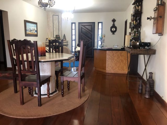 Chácara com 5000m² 4 quartos e 5 banheiros, à venda, no bairro Recanto dos Pinheiros em Cambé