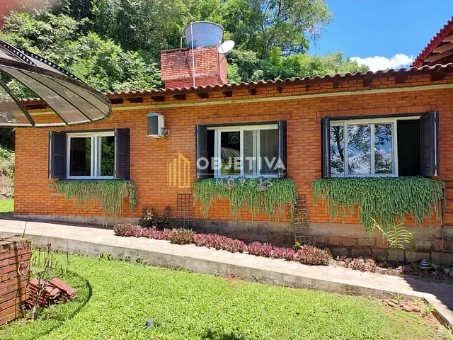 Chácara com 50000m² 4 quartos e 3 banheiros, à venda, no bairro Centro em Lindolfo Collor