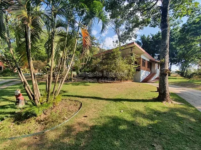 Chácara com 5250m² 4 quartos e 4 banheiros, à venda, no bairro Chácara Barreiro em Jaguariúna