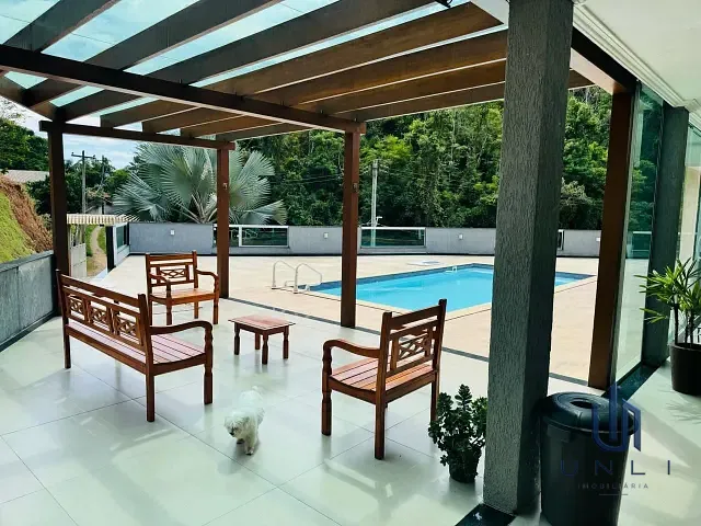 Chácara 3 quartos e 4 banheiros, à venda, no bairro Dorandia em Barra do Piraí