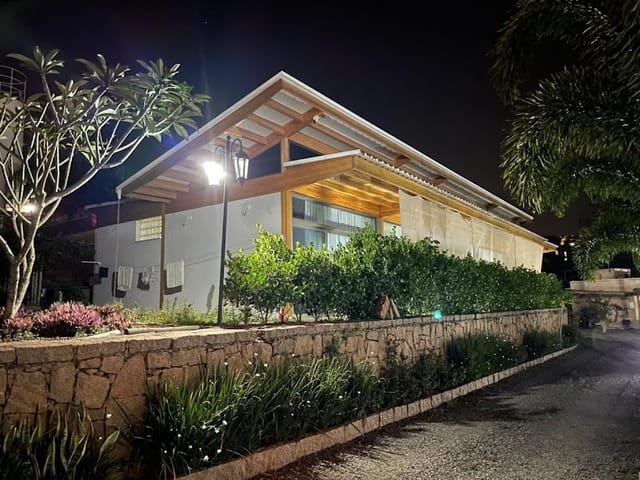 Chácara com 2500m² 3 quartos e 5 banheiros, à venda, no bairro Colinas do Mosteiro de Itaici em Indaiatuba