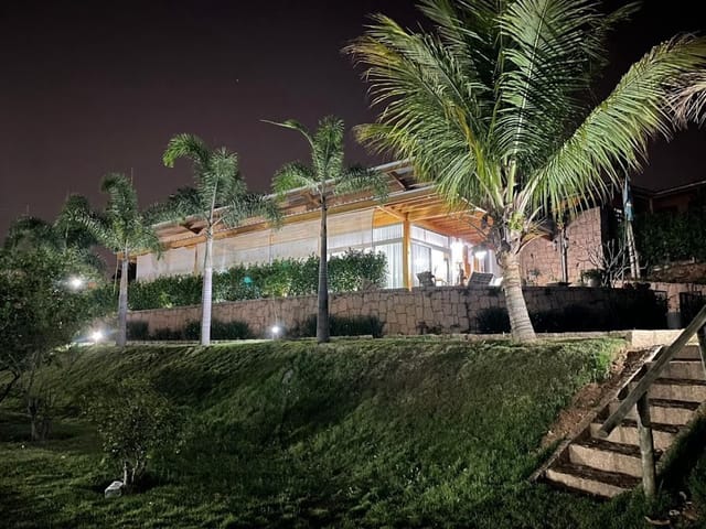 Chácara com 2500m² 3 quartos e 5 banheiros, à venda, no bairro Colinas do Mosteiro de Itaici em Indaiatuba