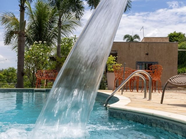 Chácara com 2500m² 3 quartos e 5 banheiros, à venda, no bairro Colinas do Mosteiro de Itaici em Indaiatuba