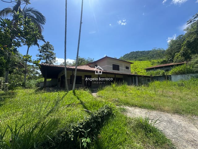 Chácara 3 quartos e 4 banheiros, para alugar, no bairro Inoã (Inoã) em Maricá
