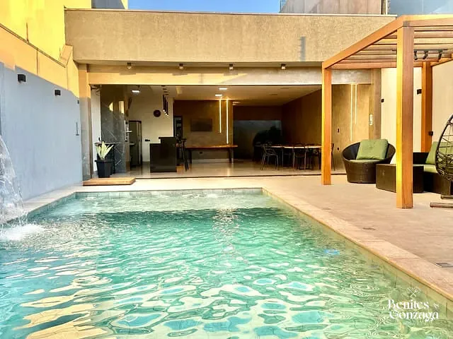 Chácara à venda, no bairro Jardim Espanha em Maringá