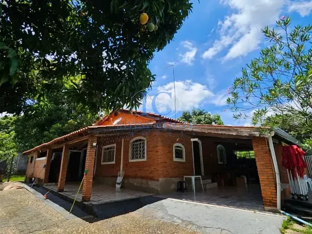 Chácara com 1300m² 3 quartos e 2 banheiros, à venda, no bairro Clube De Campo em Monte Mor