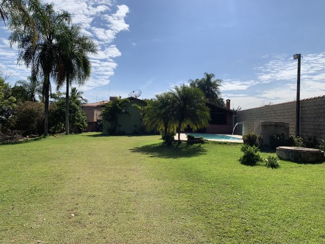 Chácara com 1000m² 2 quartos e 3 banheiros, à venda ou para alugar, no bairro Centro em Rio das Pedras