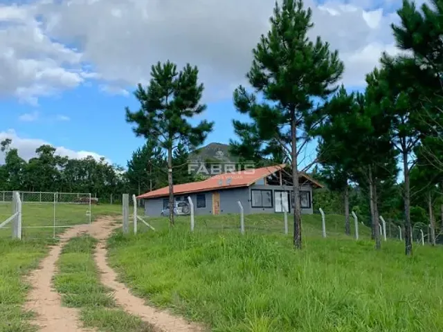 Chácara 3 quartos e 4 banheiros, à venda, no bairro Felpudo em Campo Largo