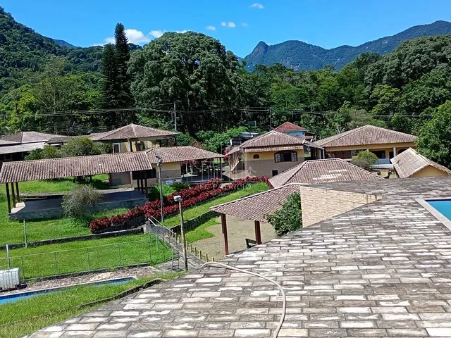 Chácara com 6580m² 15 quartos e 12 banheiros, à venda, no bairro Limoeiro em Guapimirim