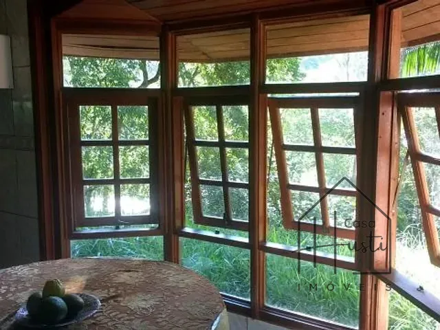 Chácara com 2500m² 3 quartos e 2 banheiros, para alugar, no bairro Jardim dos Ipês em Embu das Artes
