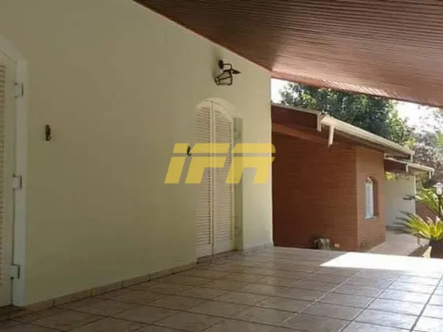 Chácara com 5000m² 3 quartos e 3 banheiros, à venda, no bairro Chácaras Cataguá em Taubaté