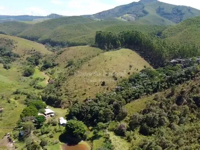 Sítio com 636900m² 3 quartos e 3 banheiros, à venda, no bairro Área Rural em Igaratá