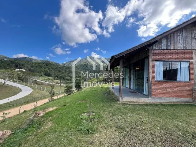 Chácara com 12000m² 1 quarto e 3 banheiros, à venda, no bairro Rio do Meio em Itajaí