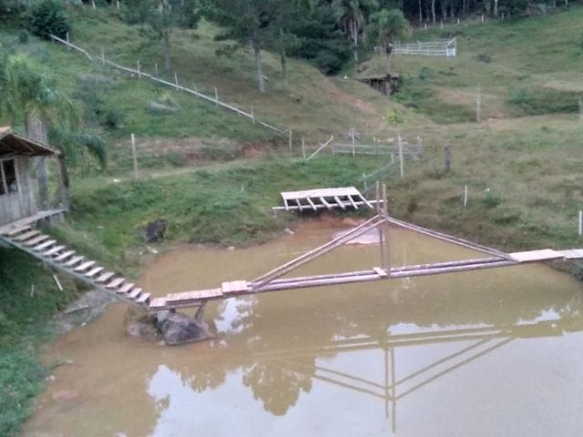 Chácara com 15000m² 3 quartos e 2 banheiros, à venda, no bairro 1 em Águas Mornas