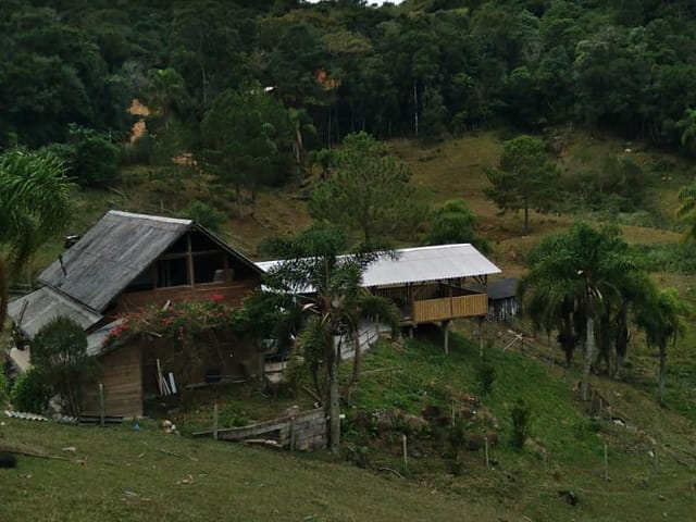 Chácara com 15000m² 3 quartos e 2 banheiros, à venda, no bairro 1 em Águas Mornas