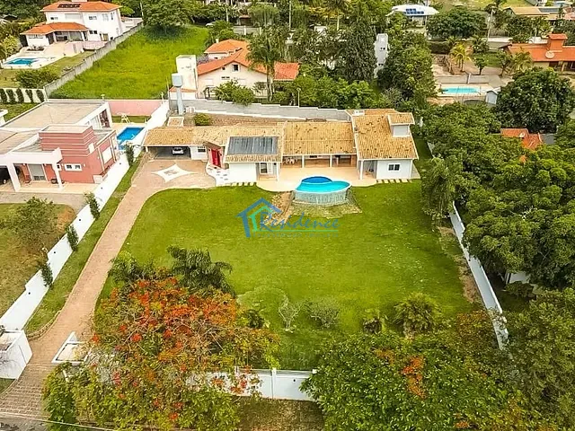 Chácara com 2000m² 4 quartos e 6 banheiros, à venda ou para alugar, no bairro Terras de Itaici em Indaiatuba