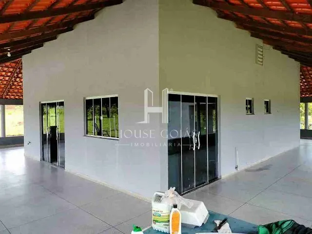 Chácara com 1900m² 3 quartos e 2 banheiros, à venda, no bairro Setor Central em Aragoiânia