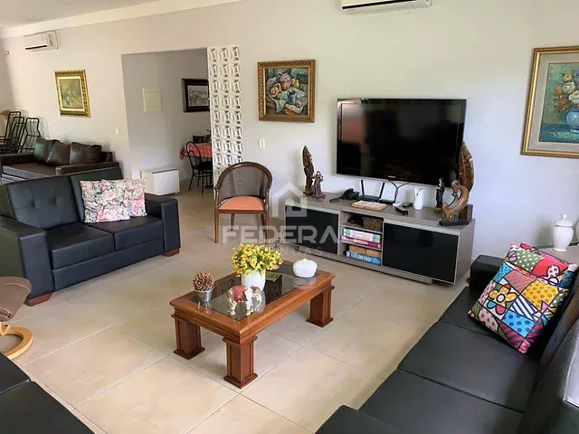 Chácara com 600m² 4 quartos e 7 banheiros, à venda, no bairro Residencial Villa Verde em Senador Canedo