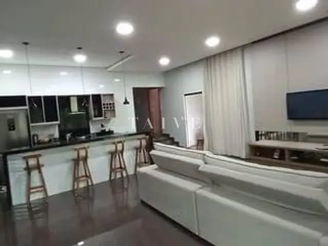 Chácara com 1700m² 3 quartos e 4 banheiros, à venda, no bairro rodovia em Sertanópolis