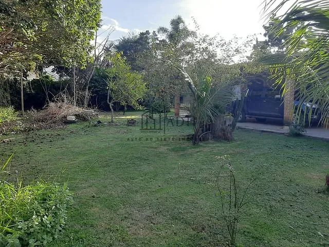 Chácara com 1000m² 3 quartos e 2 banheiros, à venda, no bairro Parque das Varinhas em Mogi das Cruzes