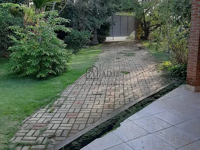 Chácara com 1000m² 3 quartos e 2 banheiros, à venda, no bairro Parque das Varinhas em Mogi das Cruzes